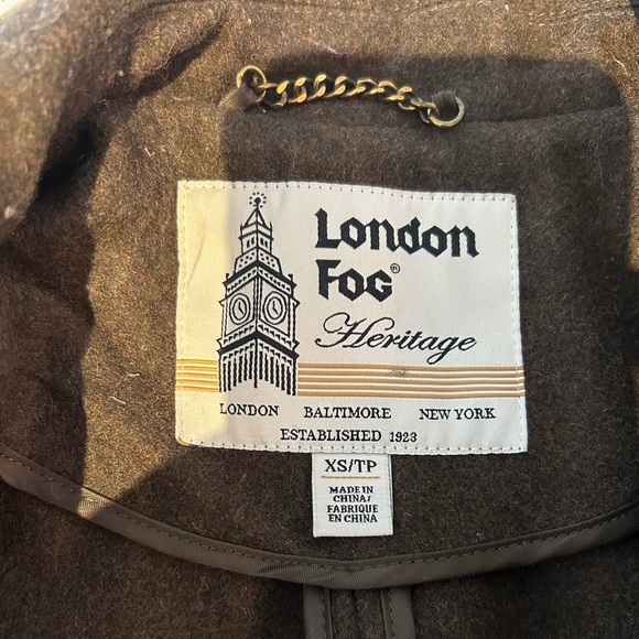 Barely worn wool blend London Fog coat olive green with belt Size XS - Picture 8 of 8